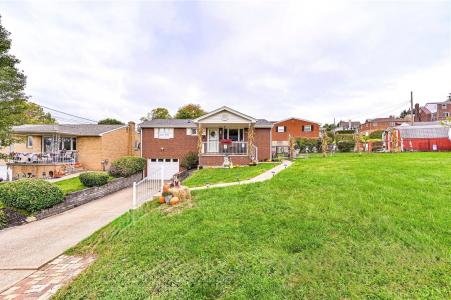 325 Maple St, West Mifflin, ペンシルベニア 15122, アメリカ合衆国