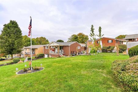 325 Maple St, West Mifflin, ペンシルベニア 15122, アメリカ合衆国