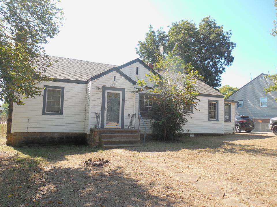 913 W. 10th 913 1/2 W. 10th, Stillwater, Oklahoma 74074, USA