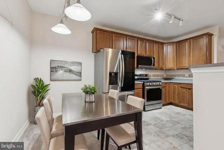 9710 Handerson Place , UNIT 302, Manassas Park, Virgínia 20111, Estados Unidos