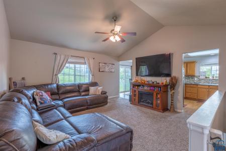 612 Lancaster Circle, Sioux City, Iowa 51103
