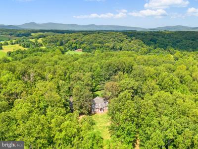 11136 Orlean Vista Drive, Marshall, Virginia 20115