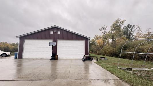 1254 E Federal Ave, Houghton Lake, Michigan 48629-9496, USA