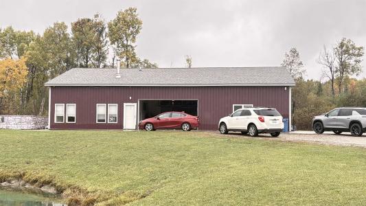 1254 E Federal Ave, Houghton Lake, Michigan 48629-9496, USA