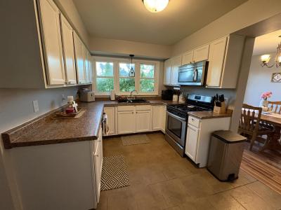 2 Greenway, Minot, North Dakota 58703