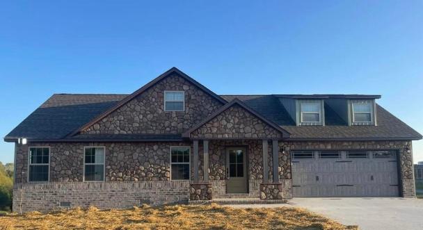 64 Queens Drive, East Bernstadt, Kentucky 40729