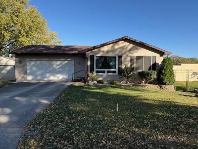 1200 Crestview Road, Albert Lea, Minnesota 56007, USA