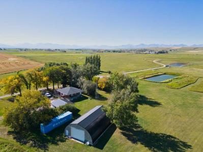 42082 RANGE ROAD 274, Hill Spring, Alberta T0K 1E0, Canada