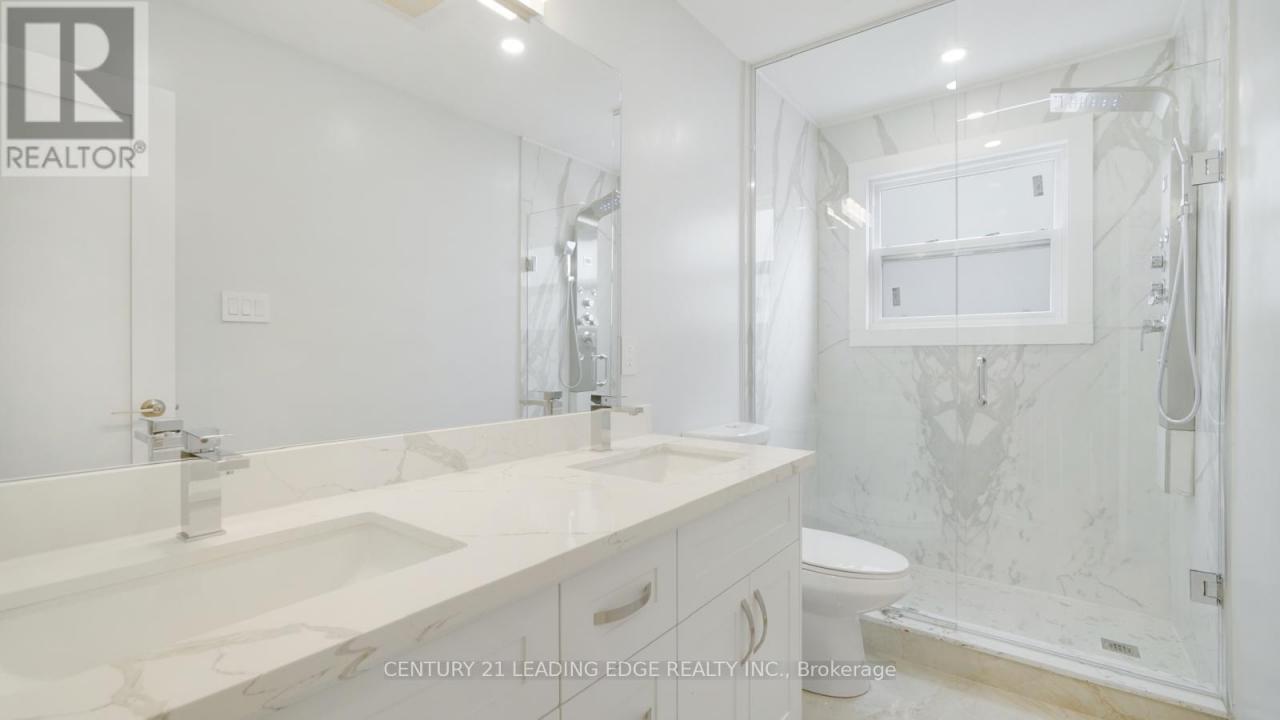 4064 TEAKWOOD DRIVE, Mississauga (creditview), Ontario L5C 3L5, Canada