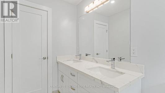 4064 TEAKWOOD DRIVE, Mississauga (creditview), Ontario L5C 3L5, Canada