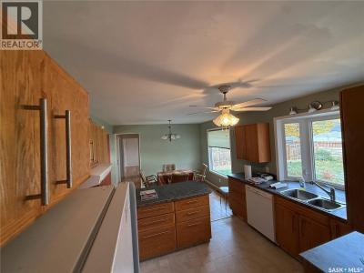 507 7TH AVENUE E, Assiniboia, Saskatchewan S0H 0B0, Canada