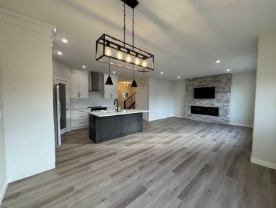 38 TAGISH AVENUE, Red Deer, Alberta T4P 0Y7, Canadá