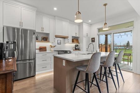 45422 WILLOWSTREAM ROAD, Chilliwack, British Columbia V2R 6G7, Canada