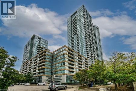 15 ICEBOAT TERRACE, Toronto, אונטריו M5V 4A5, קנדה 