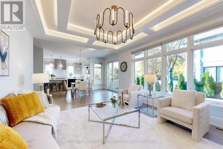 8 PARKWAY AVENUE, Markham (old Markham Village), Ontario L3P 2E8, Canadá