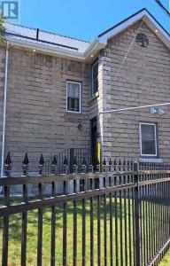 45 CHESTNUT STREET, Kingston (east Of Sir John A. Blvd), Ontario K7K 3X4, Canada