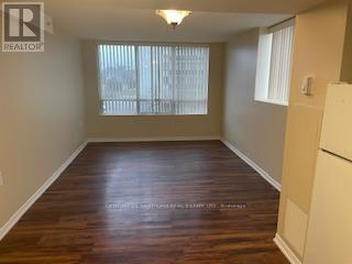 1056 QUEENS AVENUE, Oakville (cp College Park), 安大略省 L6H 6R3, 加拿大