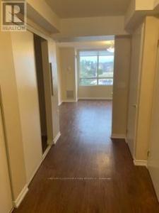 1056 QUEENS AVENUE, Oakville (cp College Park), 安大略省 L6H 6R3, 加拿大