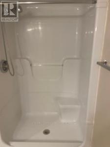 1056 QUEENS AVENUE, Oakville (cp College Park), 安大略省 L6H 6R3, 加拿大