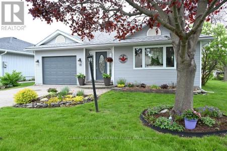 18 CRETNEY DRIVE SOUTH, Prince Edward County (wellington Ward), Ontario K0K 3L0, Canada