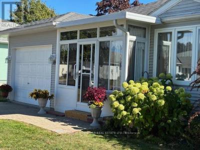 10 REYNOLDS PLACE WEST, Prince Edward County (wellington Ward), 安大略省 K0K 3L0, 加拿大