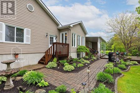 9430 COUNTY 2 ROAD WEST, Greater Napanee (greater Napanee), Ontario K7R 3L1, Canadá