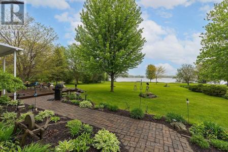 9430 COUNTY 2 ROAD WEST, Greater Napanee (greater Napanee), Ontario K7R 3L1, Canadá