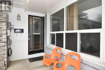 35 HORSELEY HILL DRIVE, Toronto (malvern), オンタリオ M1B 1W4, カナダ