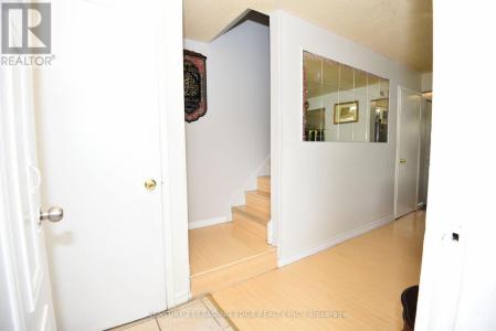 35 HORSELEY HILL DRIVE, Toronto (malvern), オンタリオ M1B 1W4, カナダ