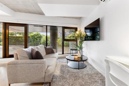 100 Rue Murray, Montréal (Le Sud-Ouest), Quebec H3C 1A2, Canada