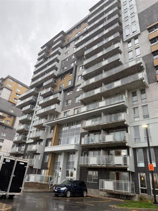 639  Rue Robert-Élie, Laval (Laval-des-Rapides), Quebec H7N 3Y9, Kanada