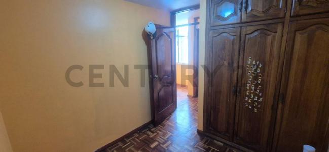 Luis A Valencia Oe4R-S24-55, Quito, Pichincha 00001, Equateur