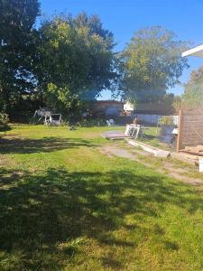 104  38e Avenue, Sainte-Marthe-sur-le-Lac, Quebec J0N 1P0, Canada