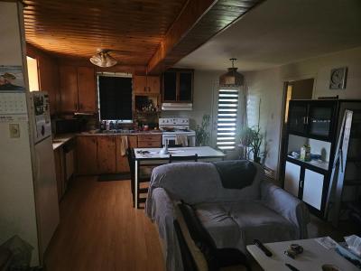 104  38e Avenue, Sainte-Marthe-sur-le-Lac, Quebec J0N 1P0, Canada