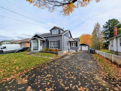 119 Rue du Pont, Bedford - Ville, Quebec J0J 1A0, Canada