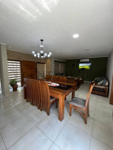 Avenido Silvio Marincovik Barrio Rico , Este, Santa Cruz 00001, Bolívia