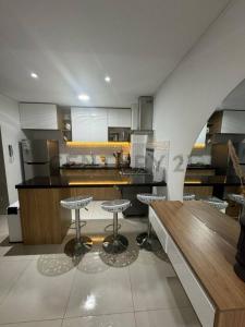 Av. San Martin entre 2do y 3er anillo c/ Hugo Wast Edif. Stanza , Norte, Santa Cruz 00001, Bolivia