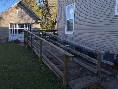 213 Jasper Street, Aurora, Missouri 65605