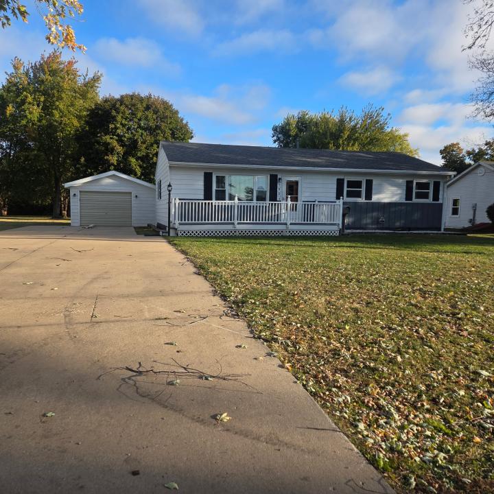 103 Givens Street, Abingdon, Illinois 61410