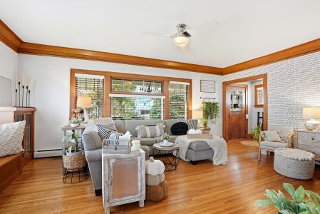 416 W Washington Blvd., Washington, Iowa 52353