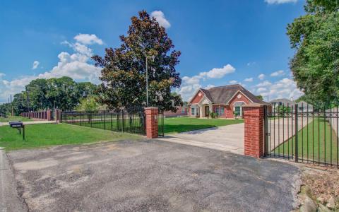10202 Brighton Lane, Houston, Texas 77031