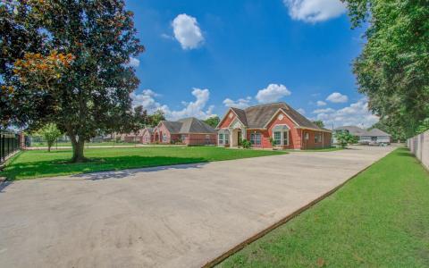 10202 Brighton Lane, Houston, Texas 77031
