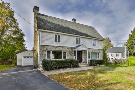 2434 Elm Street, Manchester, NH 03104, USA