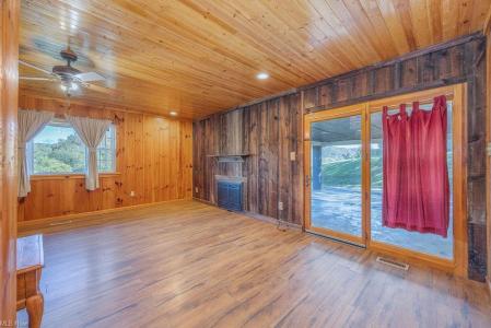 1820 Hebron Rd., St. Marys, West Virginia 26170, Stati Uniti