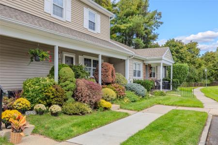 78 Hayloft Court, Huntington Station, New York 11746