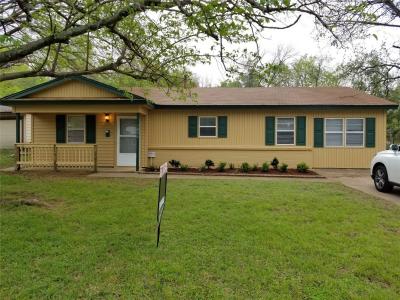 1806 Friar Tuck Drive, Arlington, Texas 76013