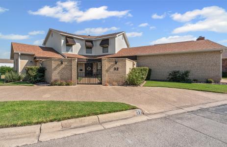 32 One Main Place, Benbrook, Texas 76126