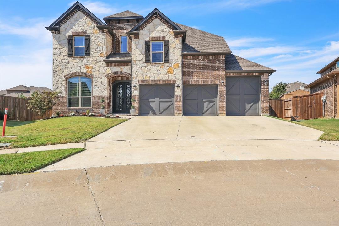 227 Spruce Valley Drive, Justin, Texas 76247