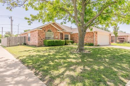 8301 Clearbrook Drive, Fort Worth, 德克薩斯州 76123, 美國