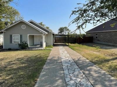 712 Narrow Street, Weatherford, Texas 76086